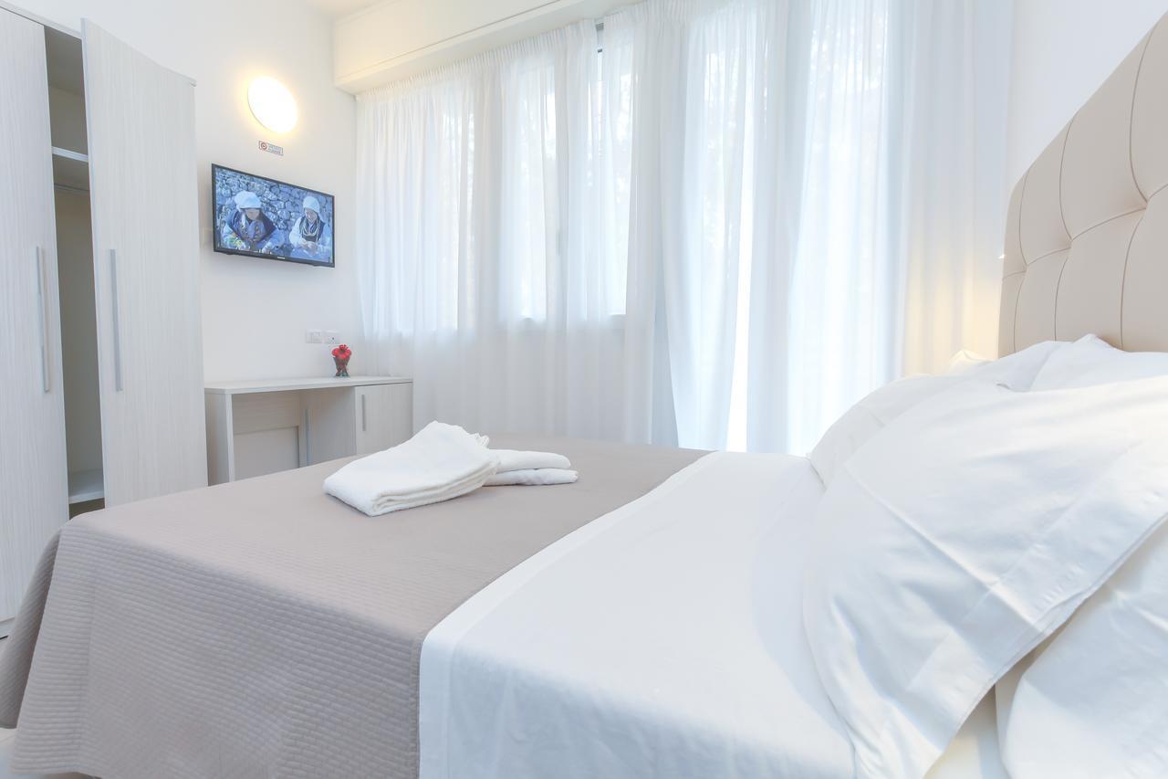 Hotel Tourist Meuble Rimini Exteriér fotografie