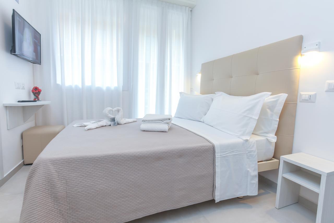 Hotel Tourist Meuble Rimini Exteriér fotografie